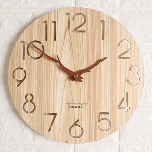 Relógio de parede de madeira
